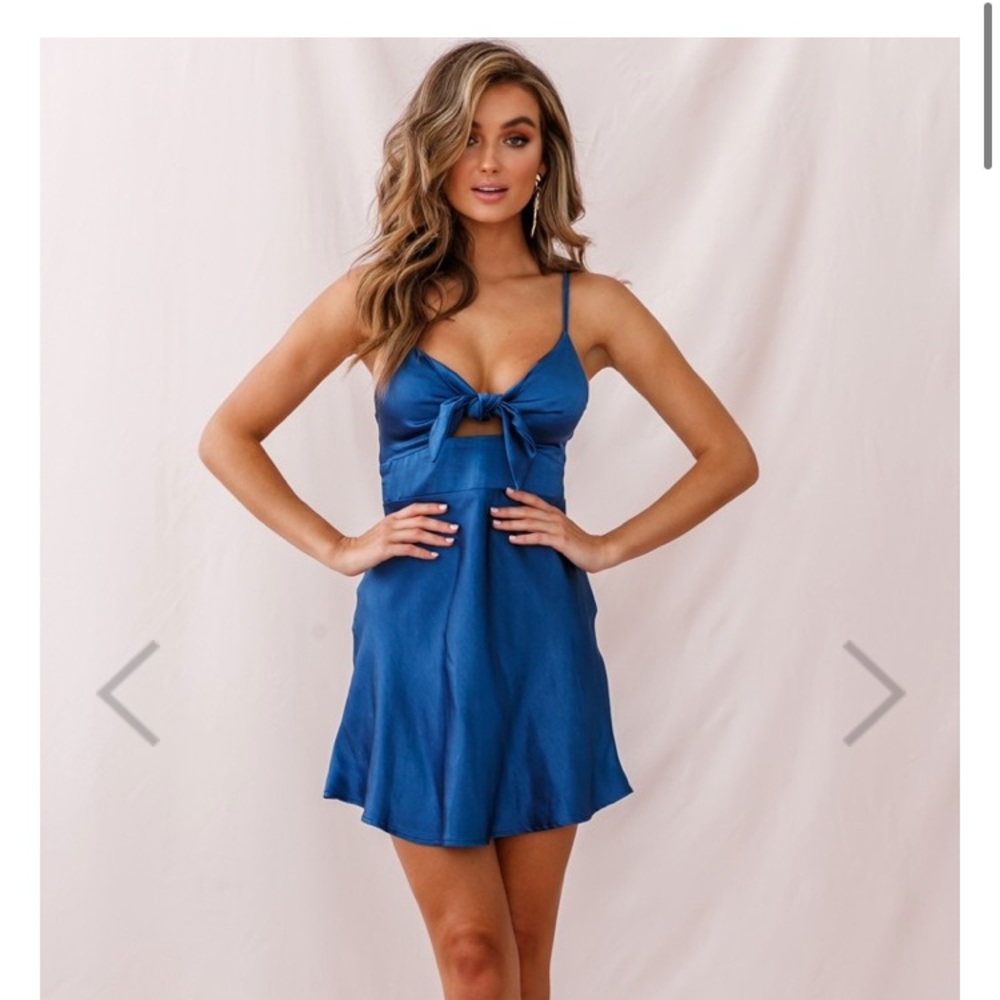 Selfie Leslie USA XS, Aus 6 blue satin dress
